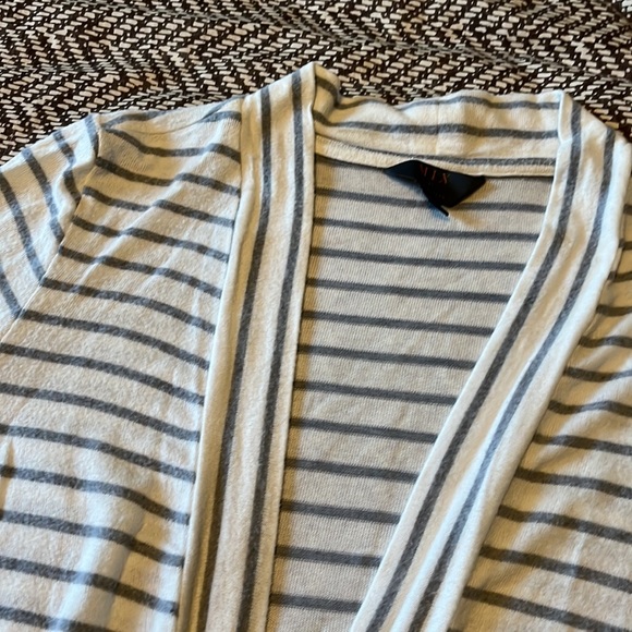 Lightweight Striped Cardigan - Picture 2 of 4